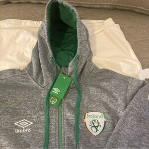 NWT Umbro mens Gray and Green Ireland Hoodie size XL
